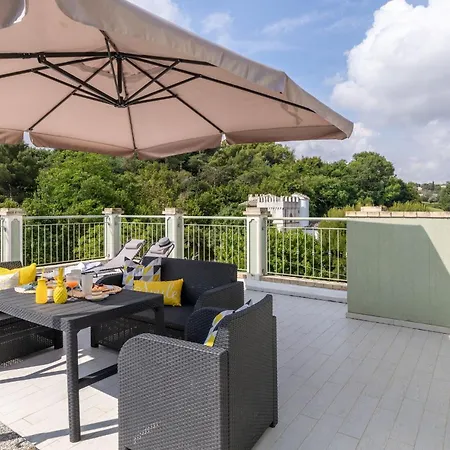 Italian Experience- Attico Artemare Apartment